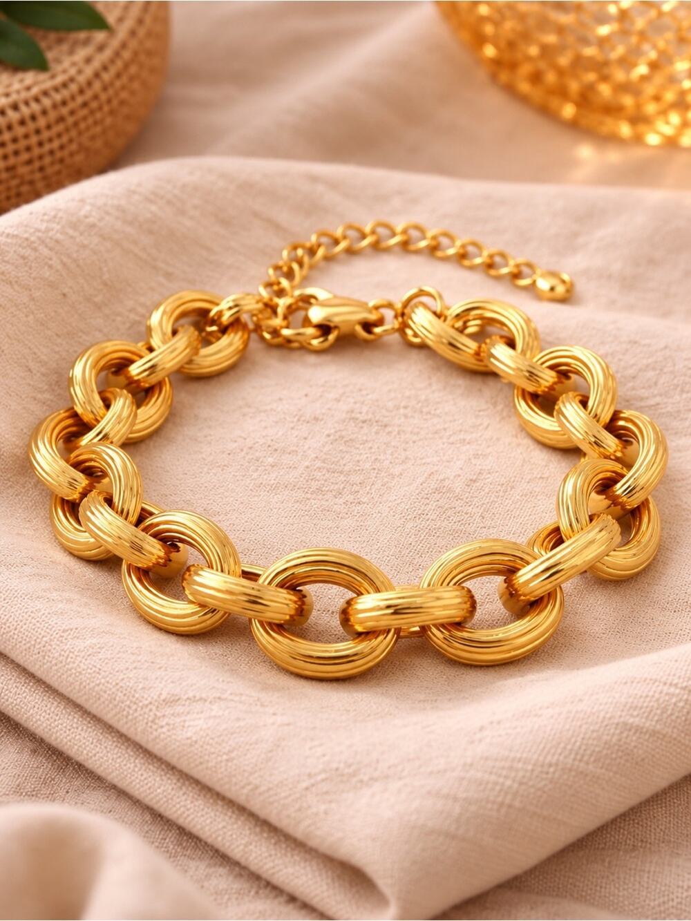 Chunky 18K Gold Plated Ribbed Circle Link Statement Bracelet